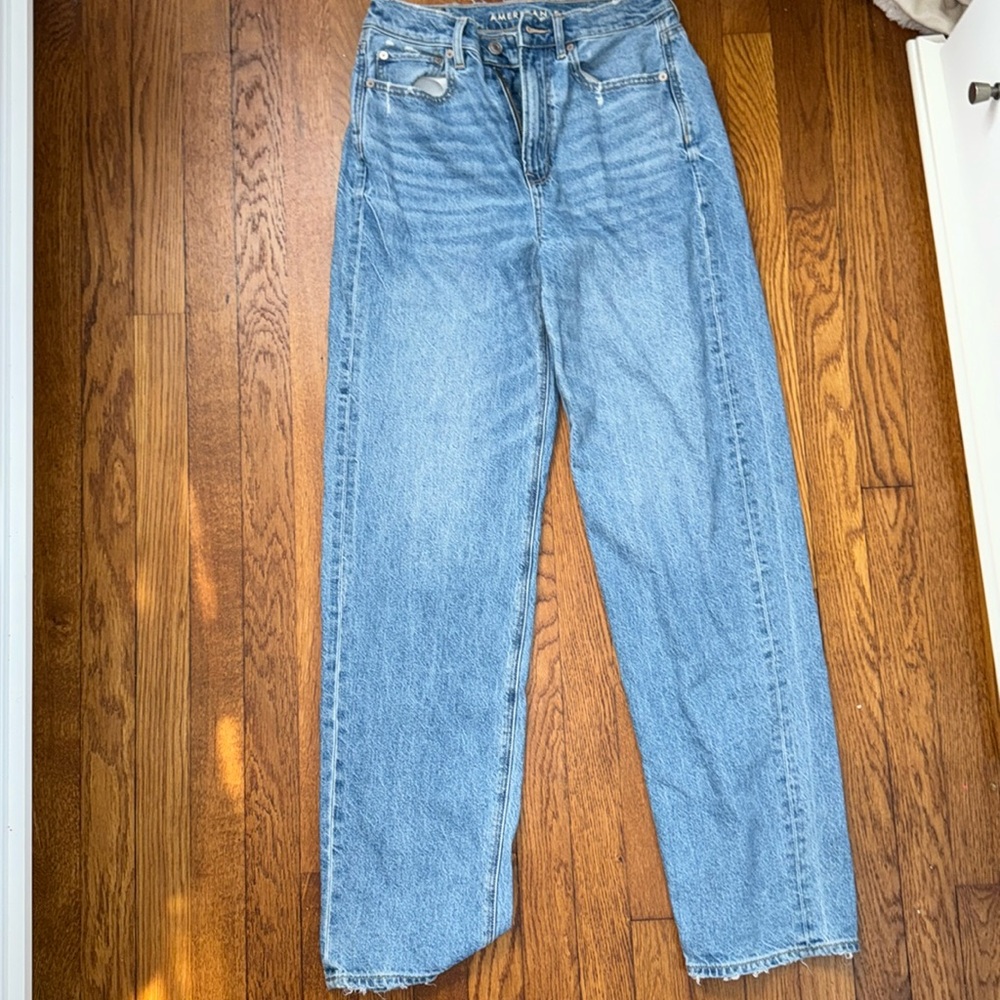 American Eagle, Size 4, Baggy Blue Jeans, Worn Once.